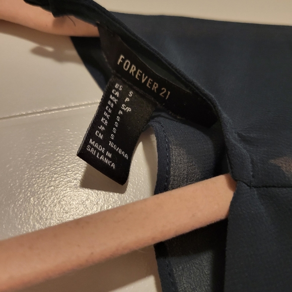 Used Forever 21 Green Backless Romper with Crystal Necklace Decor size Small - Picture 5 of 5